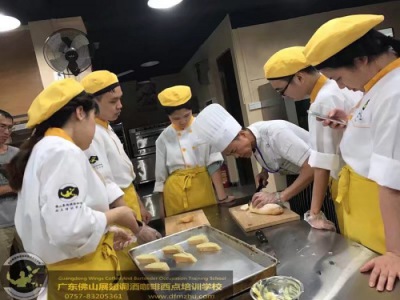 寒冬來(lái)臨，也阻擋不了展翅學(xué)員對(duì)烘焙的熱情！