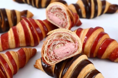 網(wǎng)紅爆漿小羊角2口一個(gè)，好吃到爆了！