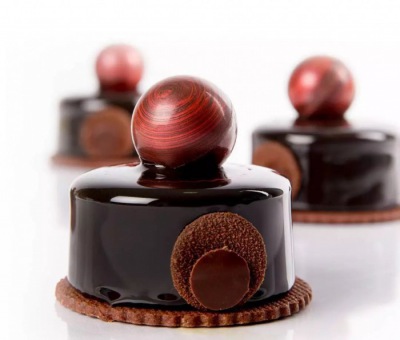 你不是不會做淋面蛋糕，你差一個配方了！