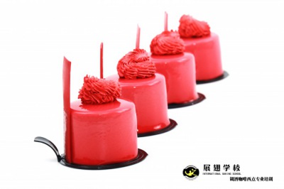 成為優(yōu)秀的西點師我們應(yīng)該從哪方面入手？