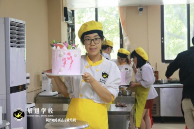 為什么說年輕人適合學(xué)西點(diǎn)？