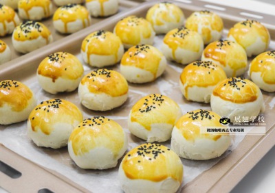 新手初學(xué)烘焙好不好學(xué)？最先要學(xué)做些什么？