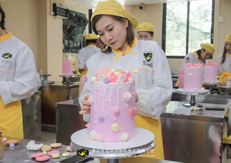 做女烘焙師好嗎？怎么樣？