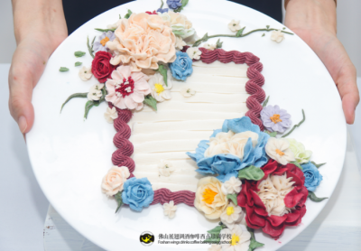 蛋糕裱花有什么技巧？烘焙裱花的基本技巧